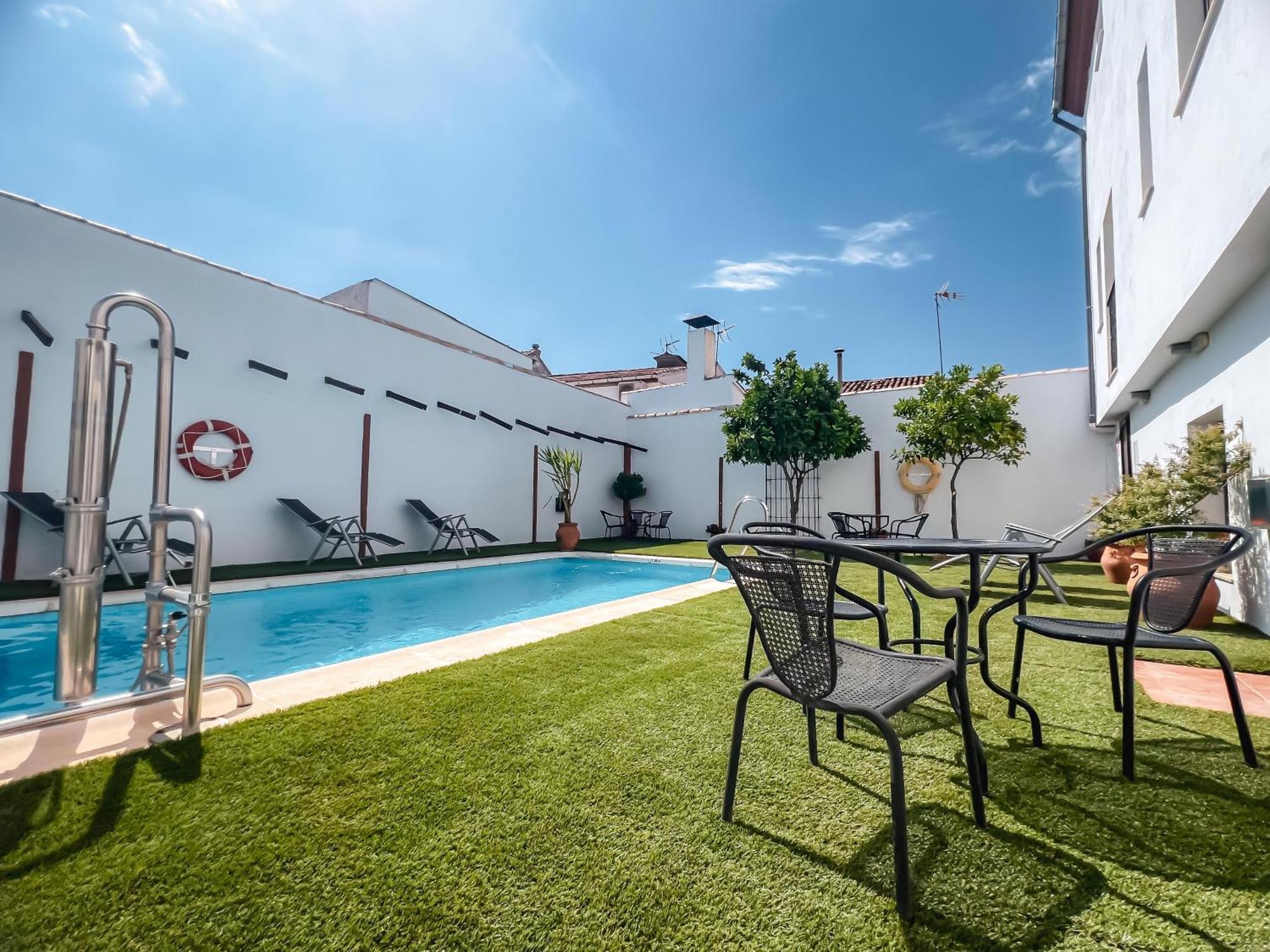 Hostal Aznaitin Baeza Buitenkant foto