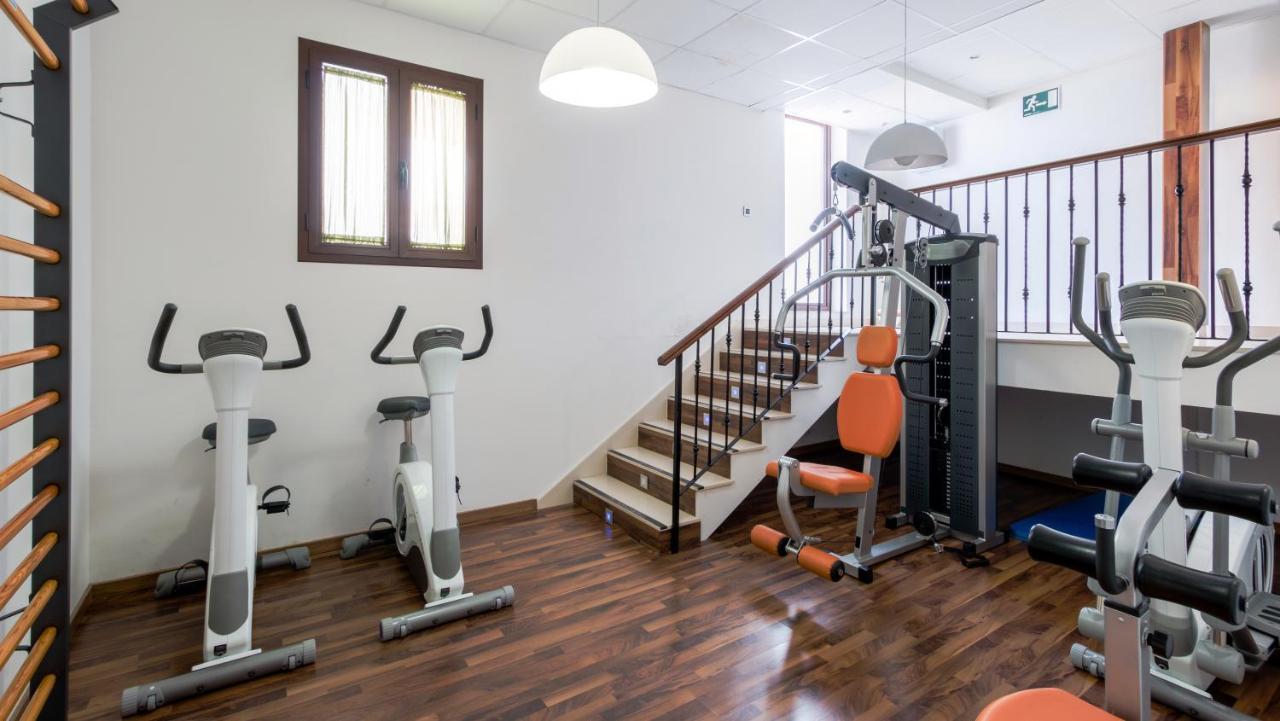 Hostal Aznaitin Baeza Buitenkant foto