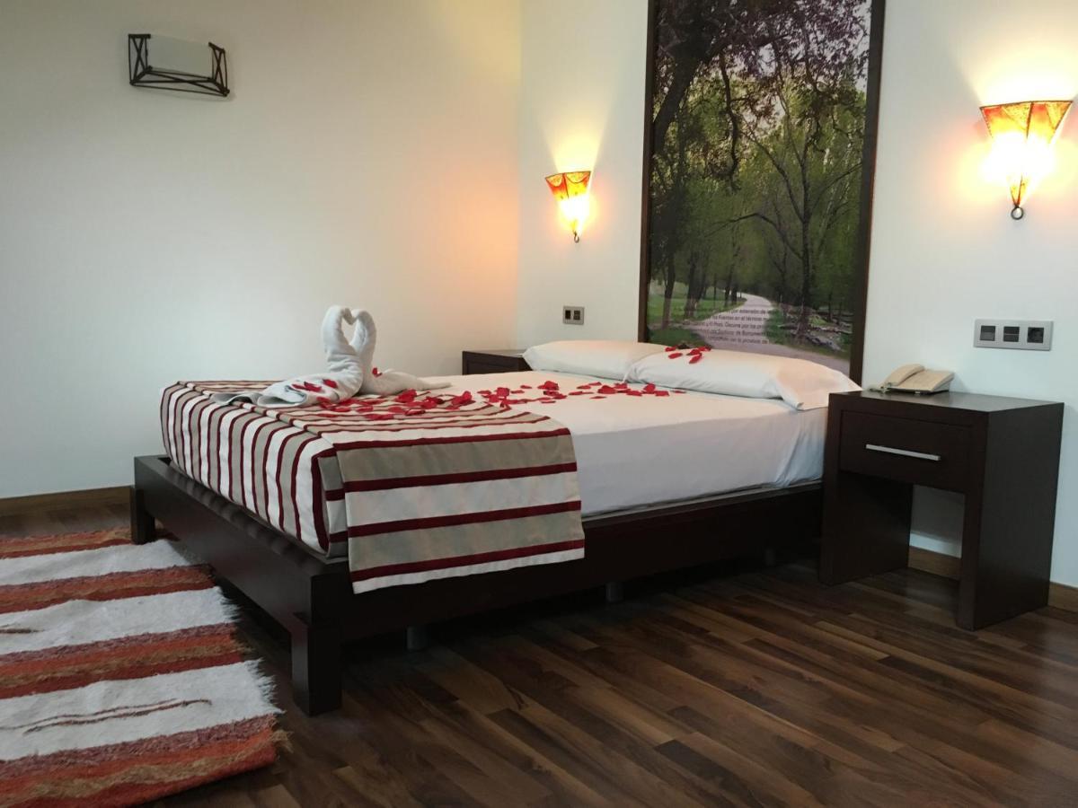 Hostal Aznaitin Baeza Buitenkant foto