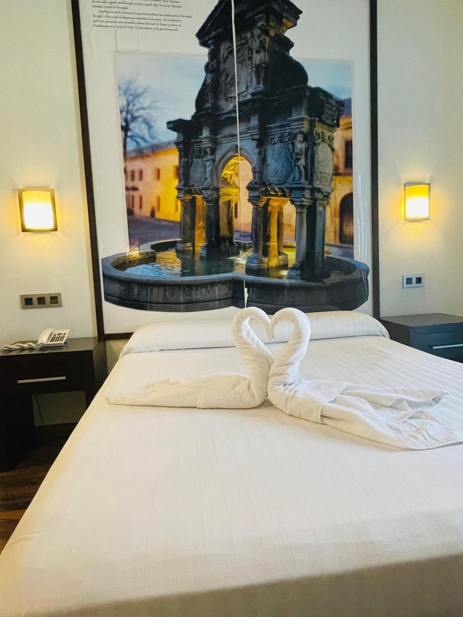 Hostal Aznaitin Baeza Buitenkant foto