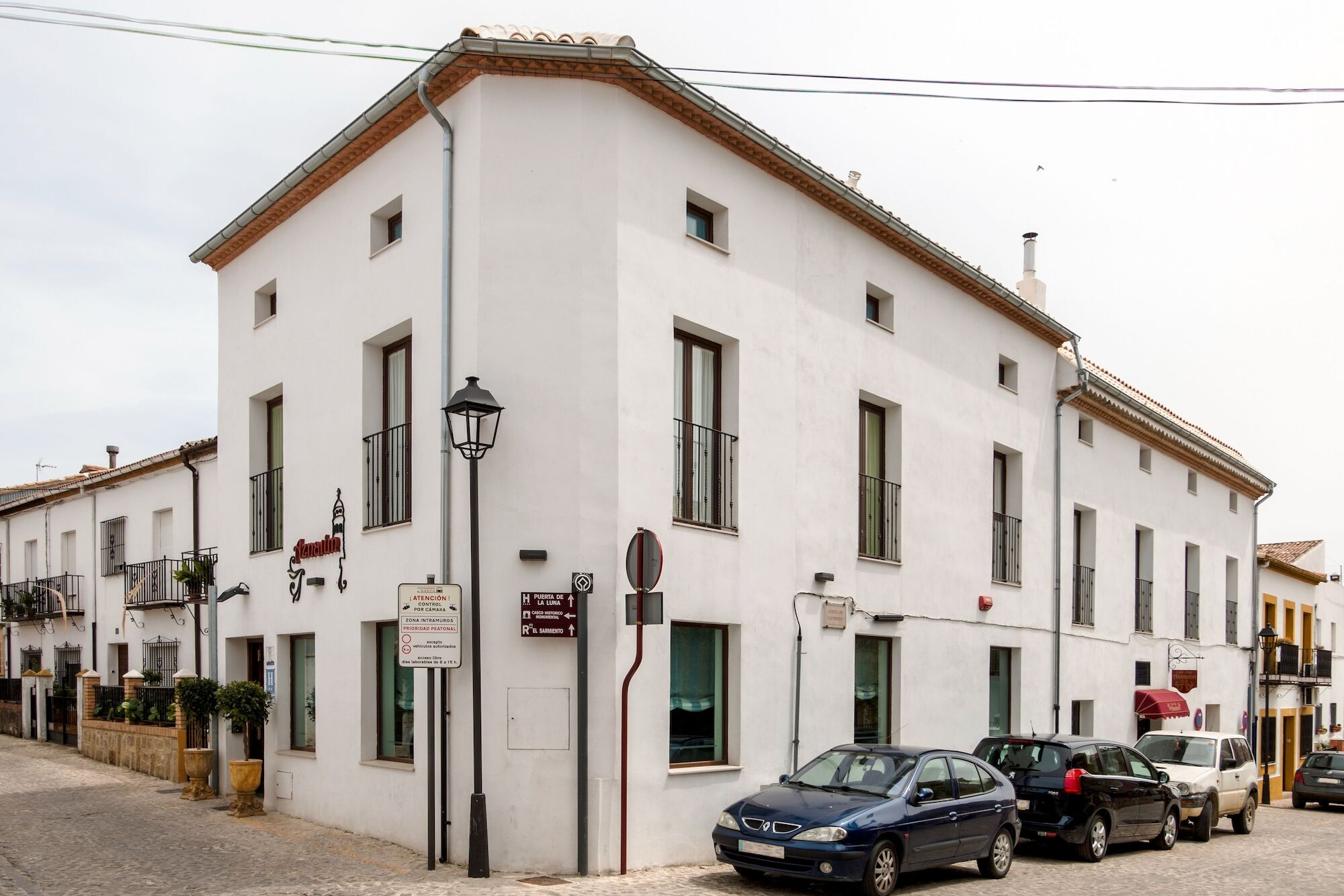 Hostal Aznaitin Baeza Buitenkant foto