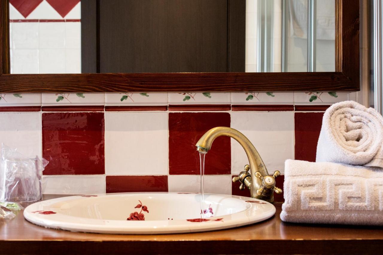 Hostal Aznaitin Baeza Buitenkant foto