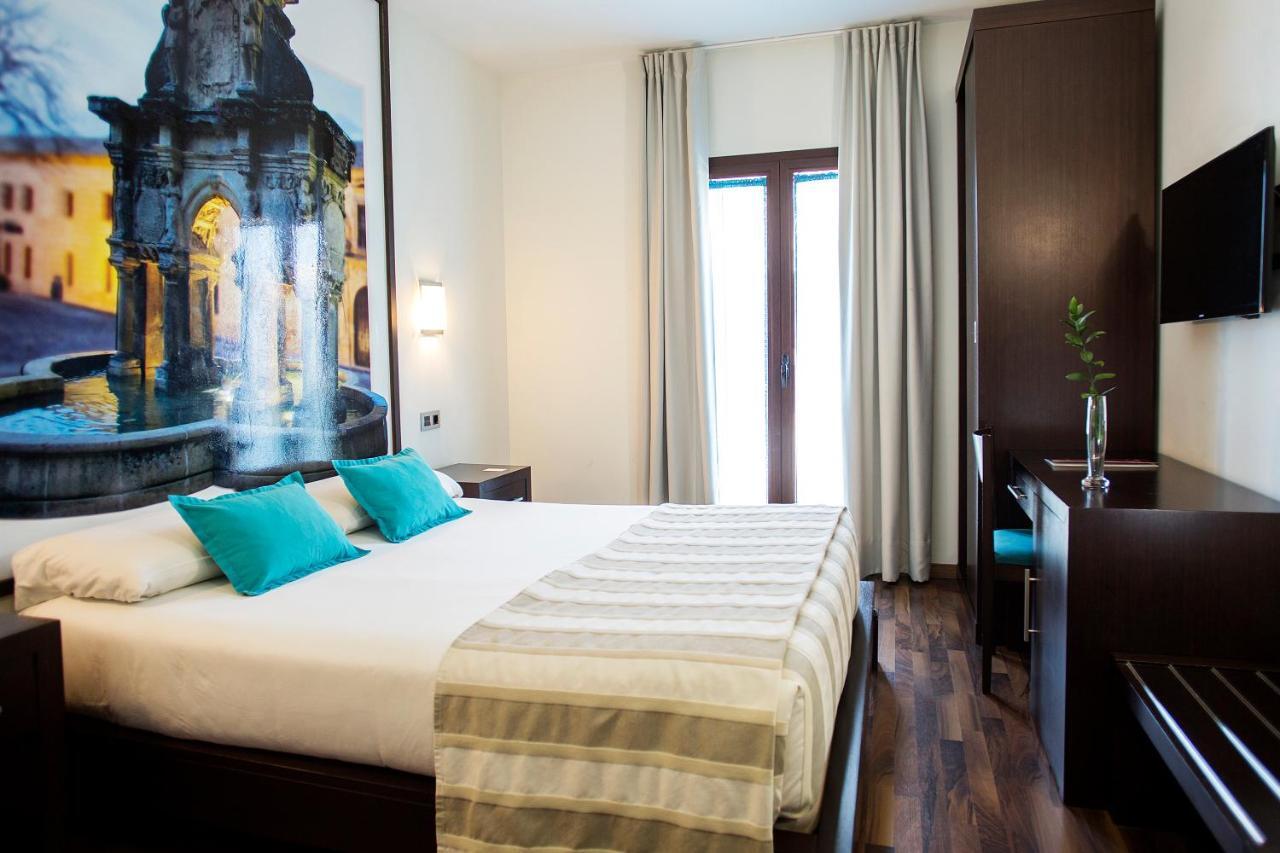 Hostal Aznaitin Baeza Buitenkant foto