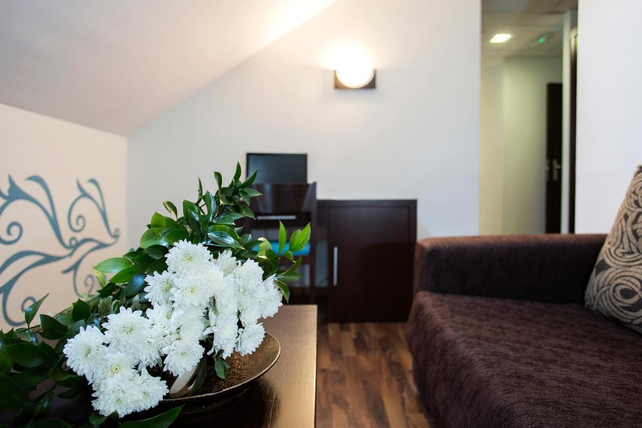 Hostal Aznaitin Baeza Buitenkant foto